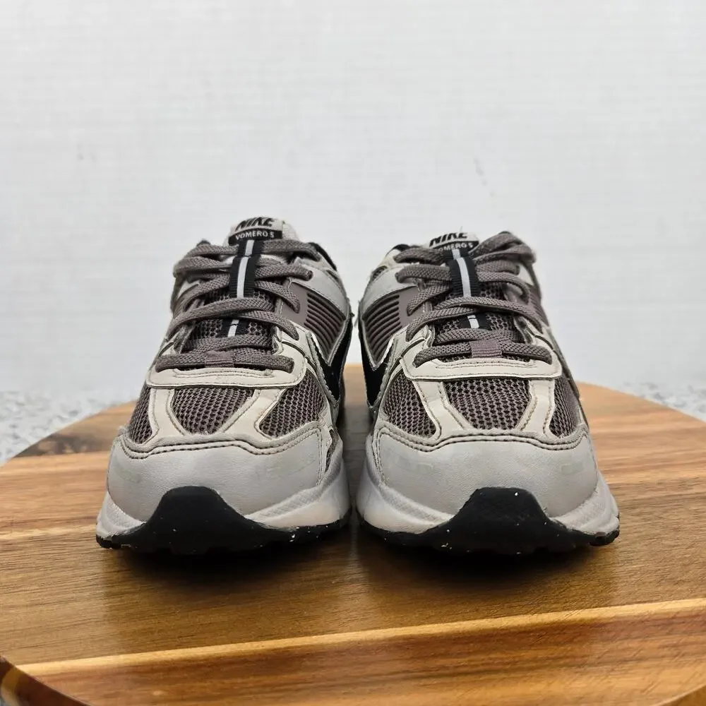 Nike Kids 2y Vomero 5 PS College Grey Black Cave Stone Daily Athletic Sneaker